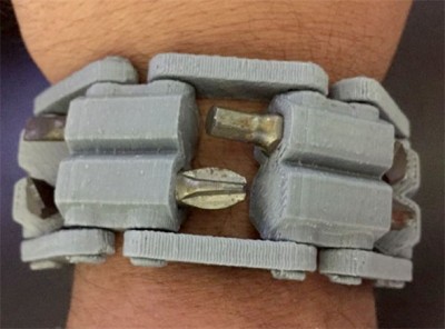 3D-Printed-Multi-Tool-Bracelet-Like-the-Leatherman-Tread.jpg