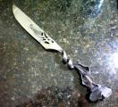 metal_rose_knife.jpg